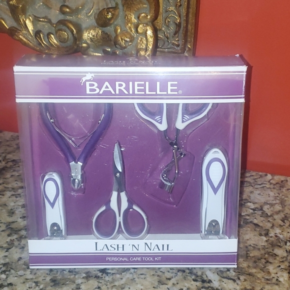 0215 Barielle 5 Piece Beauty Lash 'N Nail Tool Kit - Picture 1 of 4